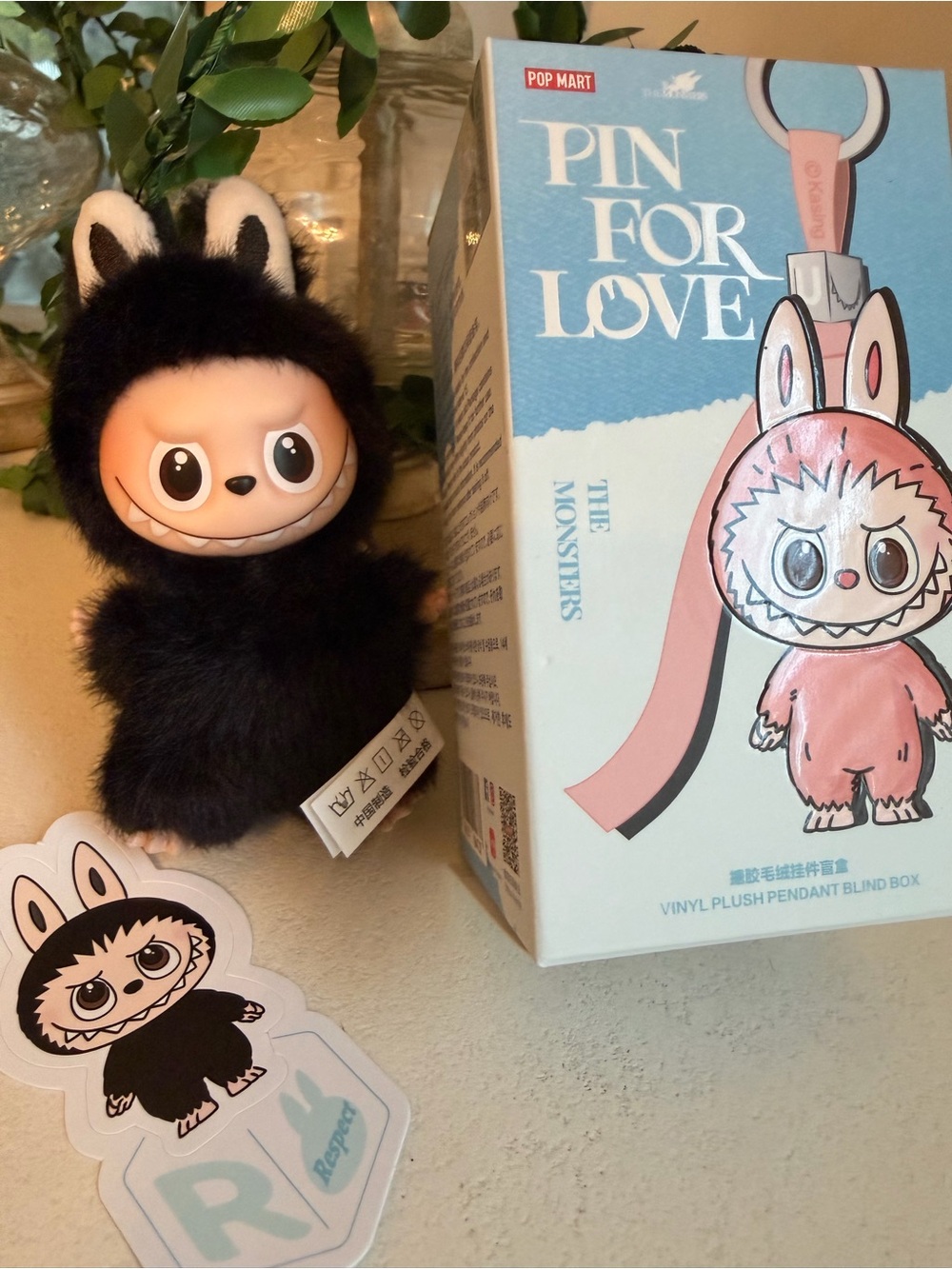 Pop Mart Pin For Love Letter R